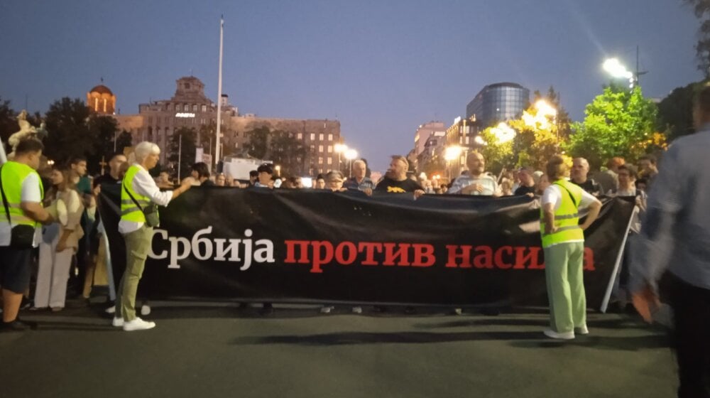 Završen 15. protest "Srbija protiv nasilja": Građani se razišli posle šetnje do Vlade Srbije 1