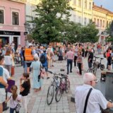 Protest "Novi Sad protiv nasilja": Da li da deci kupujemo pancire i šlemove ili nove knjige za školsku godinu 1