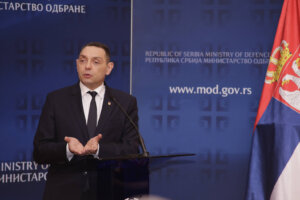 Aleksandar Vučić u potpisu obrazloženja ostavke Aleksandra Vulina u Dnevniku 2 RTS (FOTO) 2