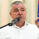 Bajatović: Neće biti cenovnih udara za gorivo, ugovor o gasu sa Rusijom povoljan 6