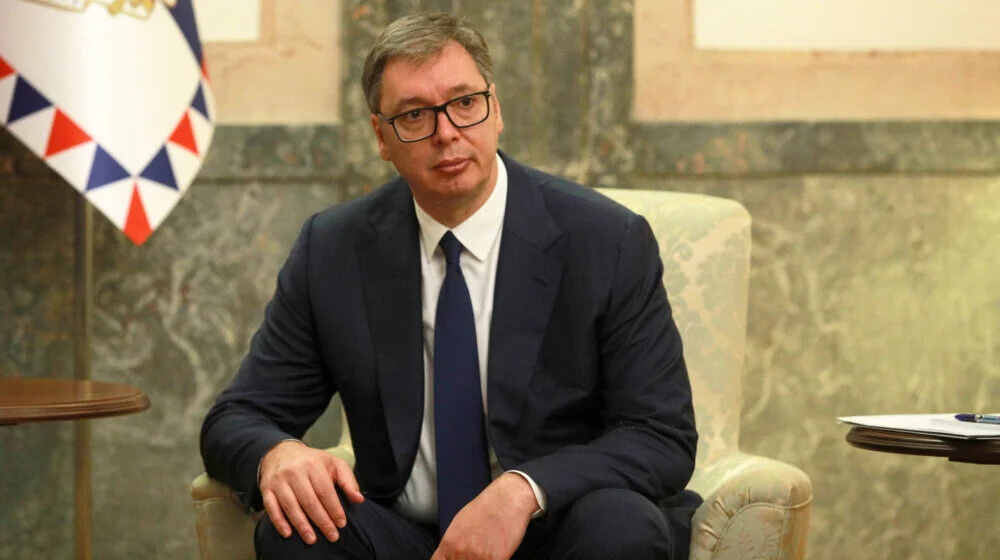 Vučić za Fajnenšel tajms: Vojska neće ući na KiM 1