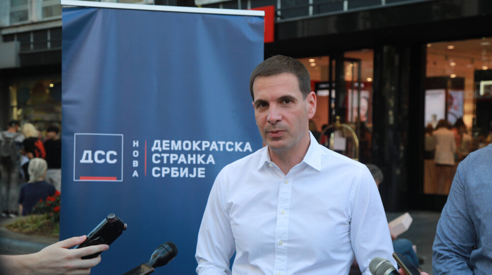 Nova DSS podnela krivičnu prijavu za napad na opštinski odbor na Voždovcu i plakata protiv Miloša Jovanovića 1