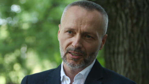 Ne sprema opozicija haos i demonstracije posle izbora, već se vlast plaši novog 5. oktobra: Izjava Ane Brnabić je klasična priča "o lopovu koji viče držte lopova" 5