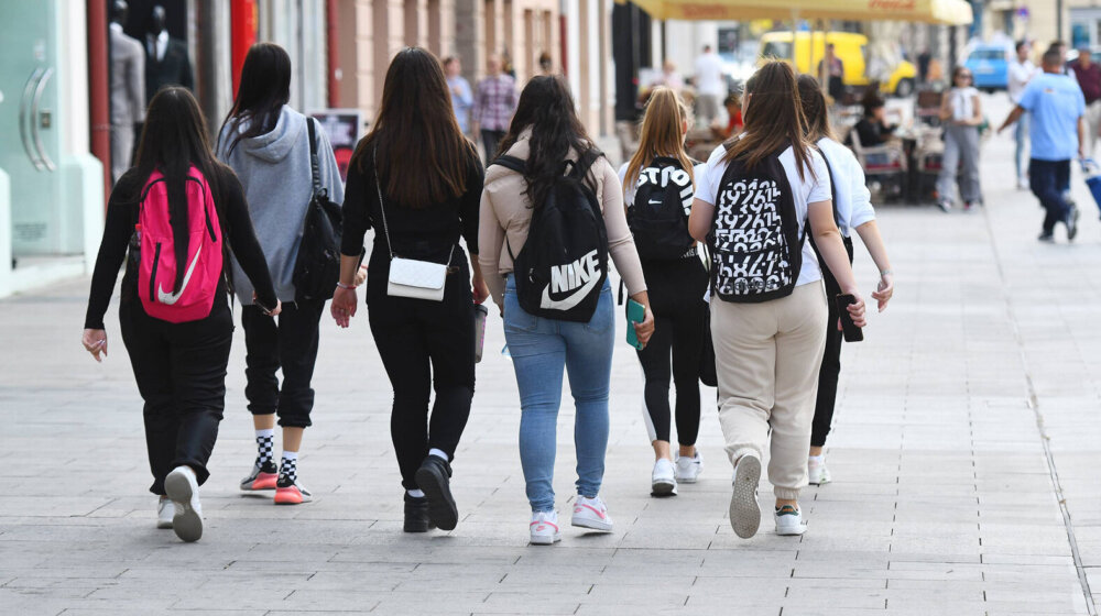 "Nisam robot, imam i ja dušu": Peticija da škola traje četiri dana nedeljno ima skoro 44.000 potpisa 1