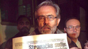  Suđenje koje je trebalo da bude održano danas po tužbi Milana Radonjića, Miroslava Kuraka i Ratka Romića protiv Slavko Ćuruvija fondacije (SĆF) zbog navodne povrede ugleda i časti odloženo je zbog bolesti sudije, a novo ročište očekuje se da će biti do kraja aprila.