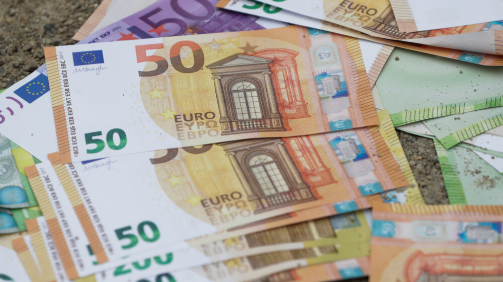 Guverner Centralne banke Kosova: Ubuduće iz Srbije na Kosovo moći da se šalju samo evri 1