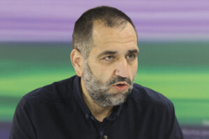 Voštinić: Policija evakuisala napadače iz kafane 23