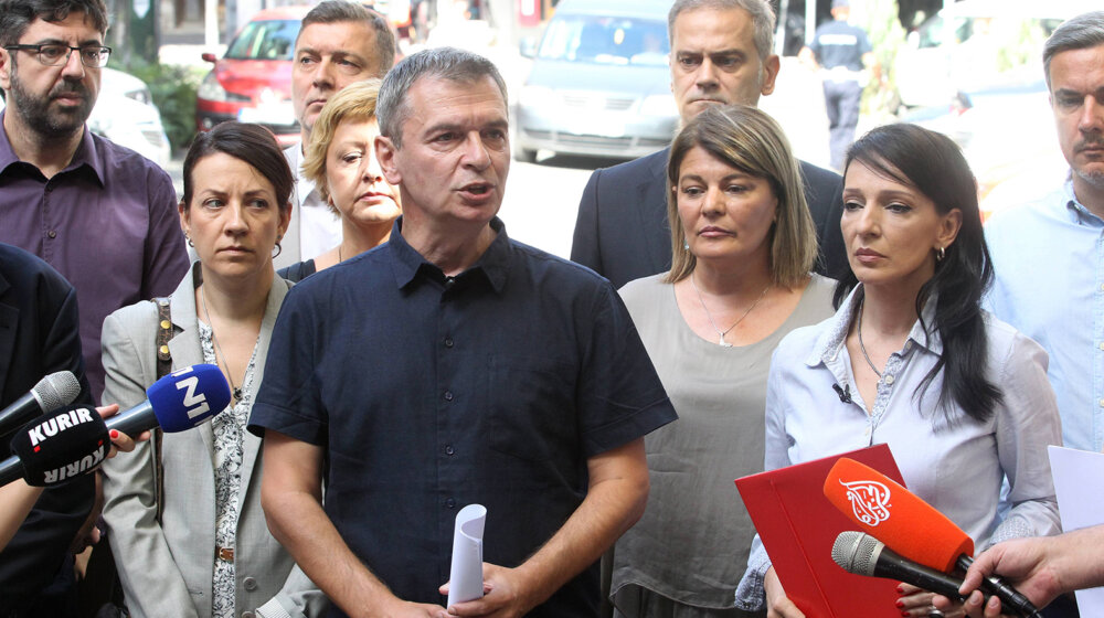 Opozicija podseća Vučića na obećanje koje im je javno dao 1