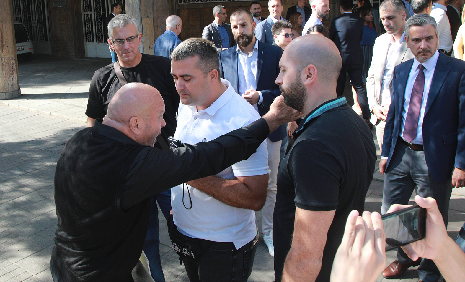 Napeto zasedanje Skupštine Beograda: Opozicija traži izbore (FOTO/VIDEO) 3