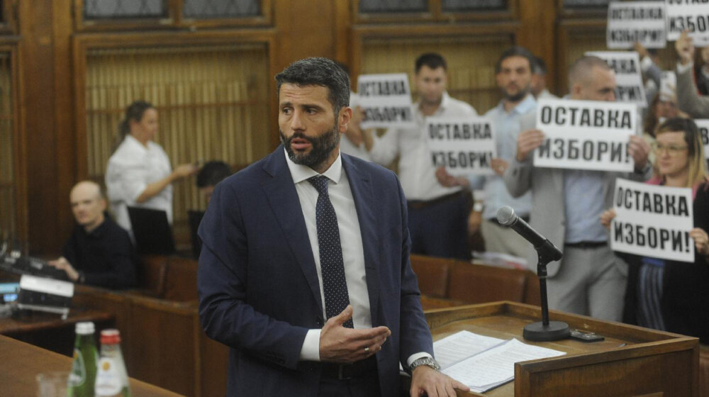 Opozicija u Beogradu planira da na muke stavi SNS: Razmatra se novi zahtev o sednici za smenu gradonačelnika Šapića 1