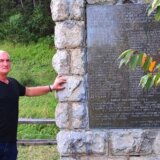 Tračak svetlosti u narodu koji daje nadu: U rodnom selu kod Prijepolja sam obnovio spomenik palim borcima 11