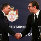 Sarajevsko Oslobođenje: Vuče li Vučić konce krize? 7