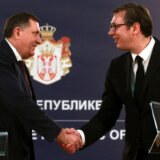 Vučić Dodiku povodom Dana Republike Srpske: Doba velikih izazova tek dolazi 7