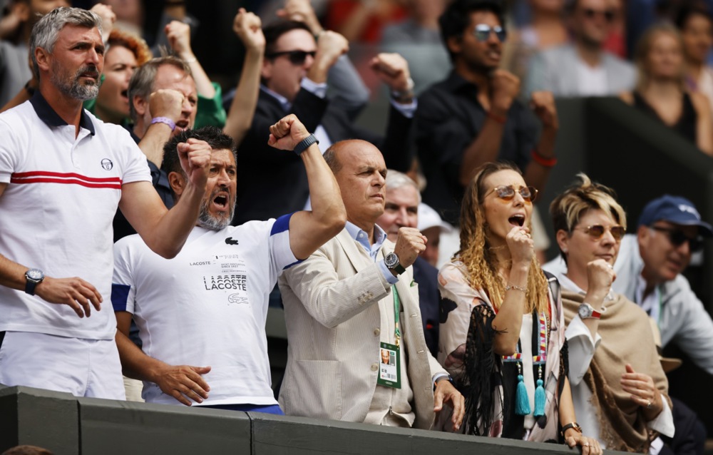 Kraj đira s omiljenim parom: Ko su Edoardo Artaldi, dugogodišnji šef 'Đokovićevog kabineta', i supruga mu Elena Kapelaro, negovatelji imidža teniskog šampiona 4 Kraj đira s omiljenim parom: Ko su Edoardo Artaldi, dugogodišnji šef 'Đokovićevog kabineta', i supruga mu Elena Kapelaro, negovatelji imidža teniskog šampiona 4