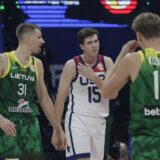 (VIDEO) Neverovatna trojka Kuzminskasa protiv SAD 7