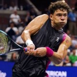 Krokodil sa koledža, energetski Duško Dugouško, predodređen za tenis i po roditeljima i ujaku: Ko je Ben Šelton, Đokovićev protivnik u polufinalu Ju Es opena 9