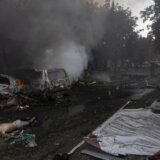 Ruski raketni napad na pijacu na istoku Ukrajine ubio 17 ljudi i najmanje 32 ranio 6