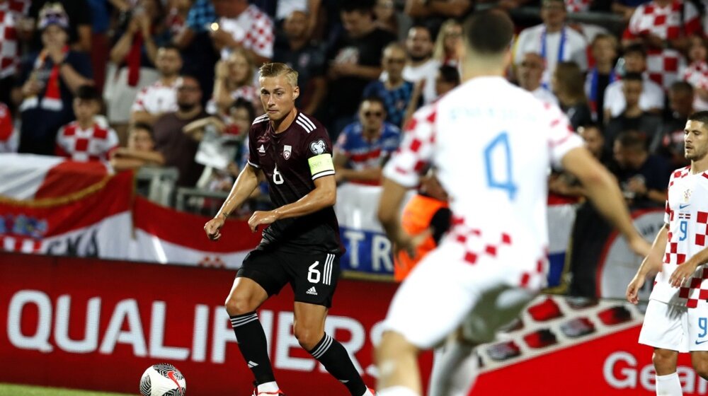 Utakmica između Jermenije i Hrvatske na kratko prekinuta zbog drona 1