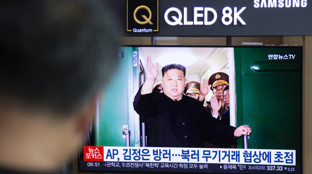 Kim Džong Un napustio Pjongjang i vozom krenuo za Peking: Na paradi i Vučić 1