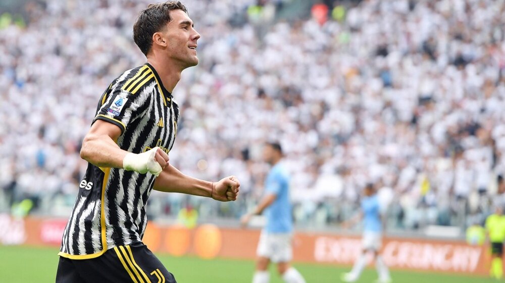 Navijači Fjorentine vređali Vlahovića 1