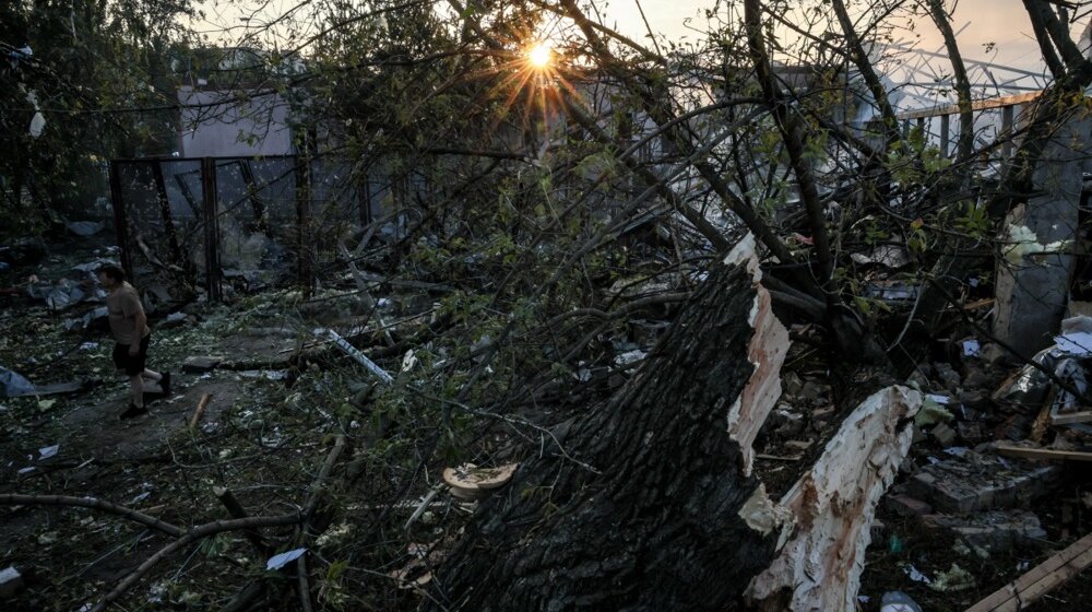 Ruski raketni napad na Kremenčuk u Ukrajini, jedna osoba poginula, 15 povređeno 9