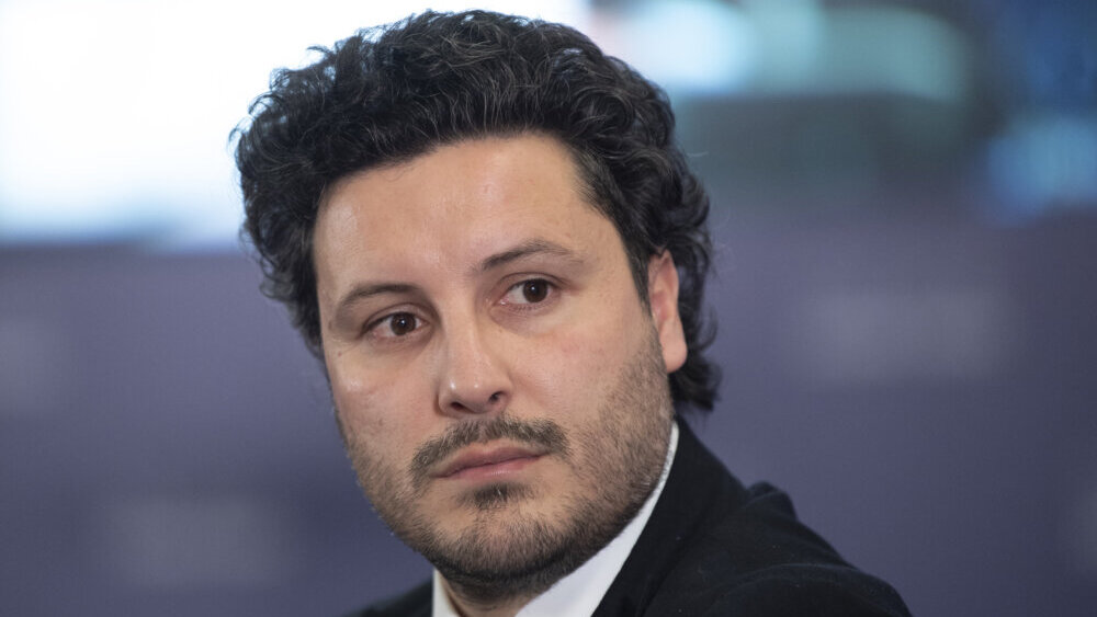 Otkud Miloš Parandilović na konvenciji stranke Dritana Abazovića: Šta kažu u GP URA i NLS-u? 2 Otkud Miloš Parandilović na konvenciji stranke Dritana Abazovića: Šta kažu u GP URA i NLS-u? 2