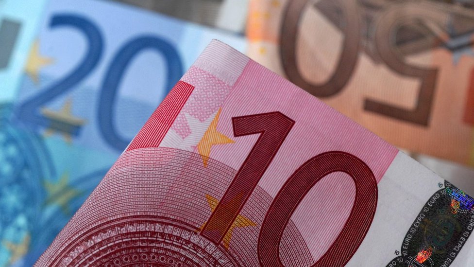 Ekonomija: Kome će pomoći mera Narodne banke Srbije da ograniči kamate na stambene kredite 2 novac