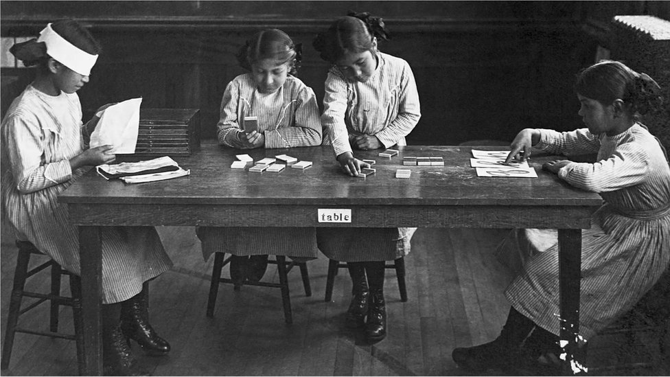 Obrazovanje i deca: Da li je Montesori najuticajnija škola na svetu 2 Marija Montesori je verovala da uz odgovarajuće materijale za učenje, moguće je negovati mlade umove