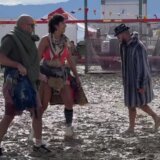 Burning Man: Tokom nevremena jedna osoba stradala, hiljade posetilaca zaglavljeno u blatu na poznatom festivalu u Americi 5