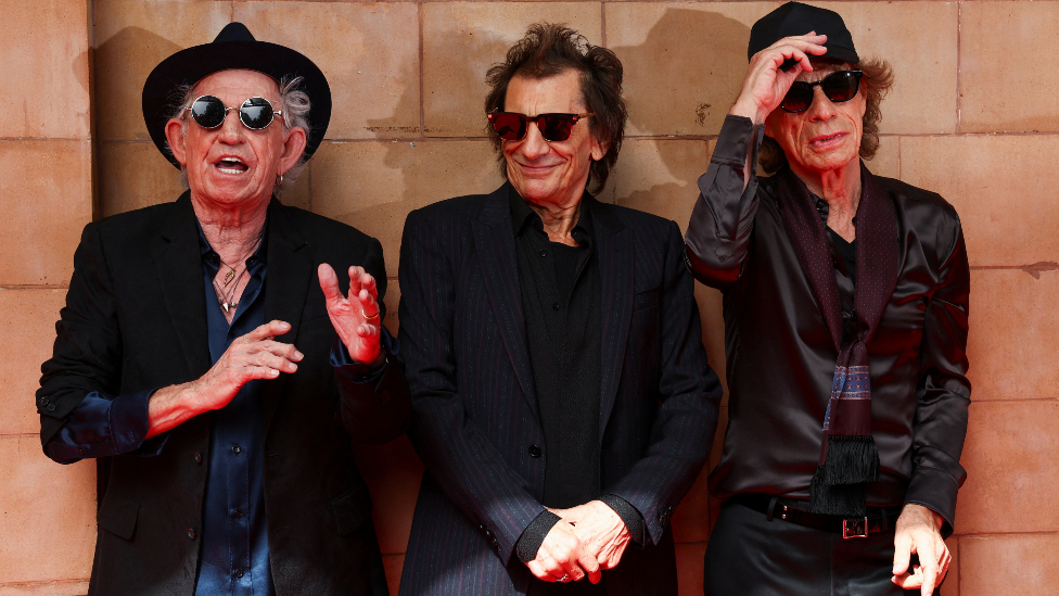 Muzika: Rolingstonsi potvrdili izlazak novog albuma Hackney Diamonds posle skoro dve decenije 1 Rolling Stones band members Mick Jagger, Keith Richards and Ronnie Wood attend a launch event for their new album "Hackney Diamonds", at Hackney Empire in London, Britain, September 6, 2023.