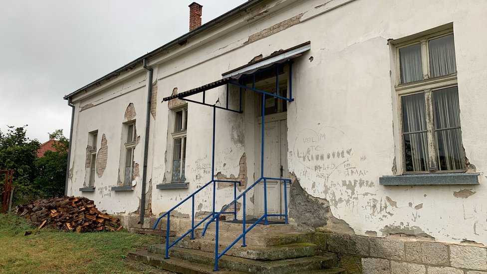 Međunarodni dan pismenosti: Jedan dan u obrazovnoj pustinji na istoku Srbije, u „školi na točkovima" 14 Donje Zuniče. škola