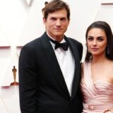 Ešton Kučer i Mila Kunis: Slavni par kritikovan zbog podrške prijatelju iz serije Vesele sedamdesete osuđenom za silovanje 8
