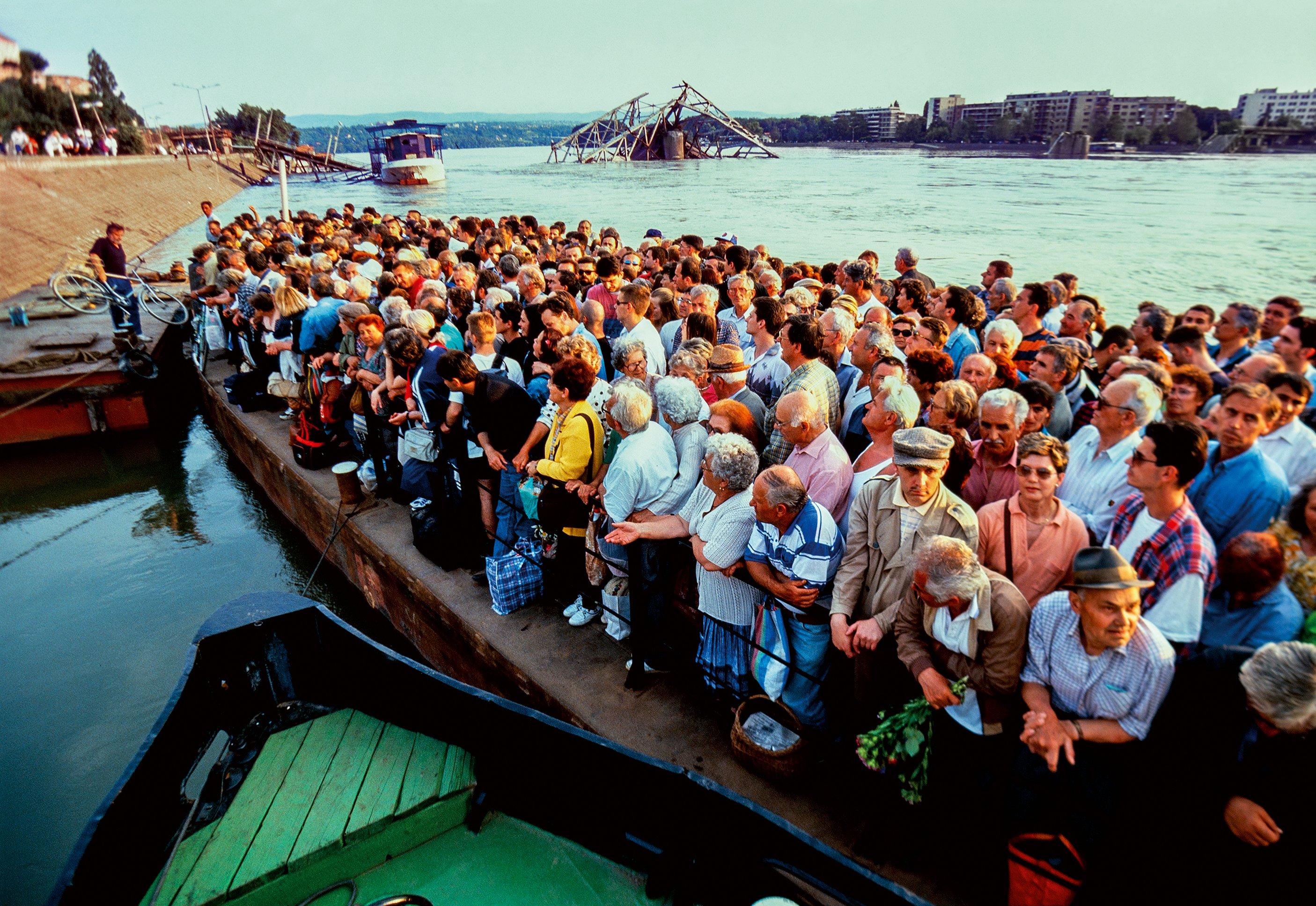 Dragoljub Zamurović, fotografija i istorija: Dnevnik patnje, ratova i sukoba u bivšoj Jugoslaviji 25 Bombardovanje