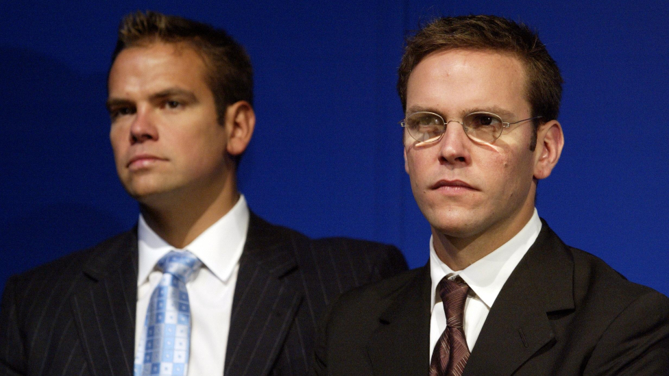 Lachlan and James Murdoch at The News Corporation's AGM in Adelaide, 9 October 2002.