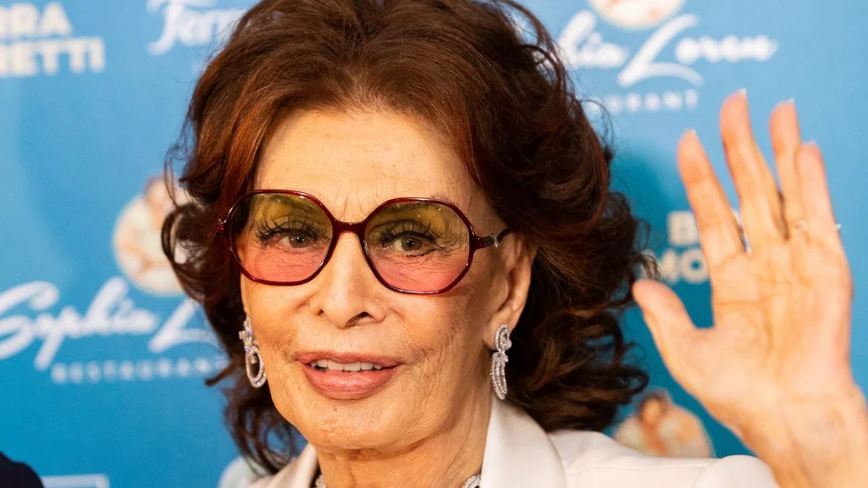 Holivud i poznati: Hitno operisana glumica Sofija Loren 1 Sophia Loren