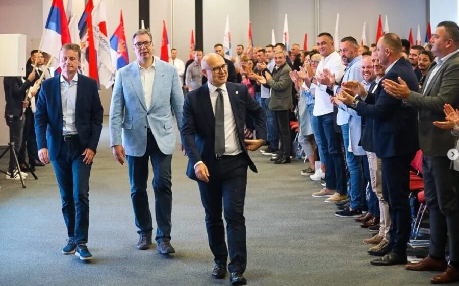 Održan radni sastanak SNS-a za Vojvodinu na kom je prisustvovao i Vučić 1