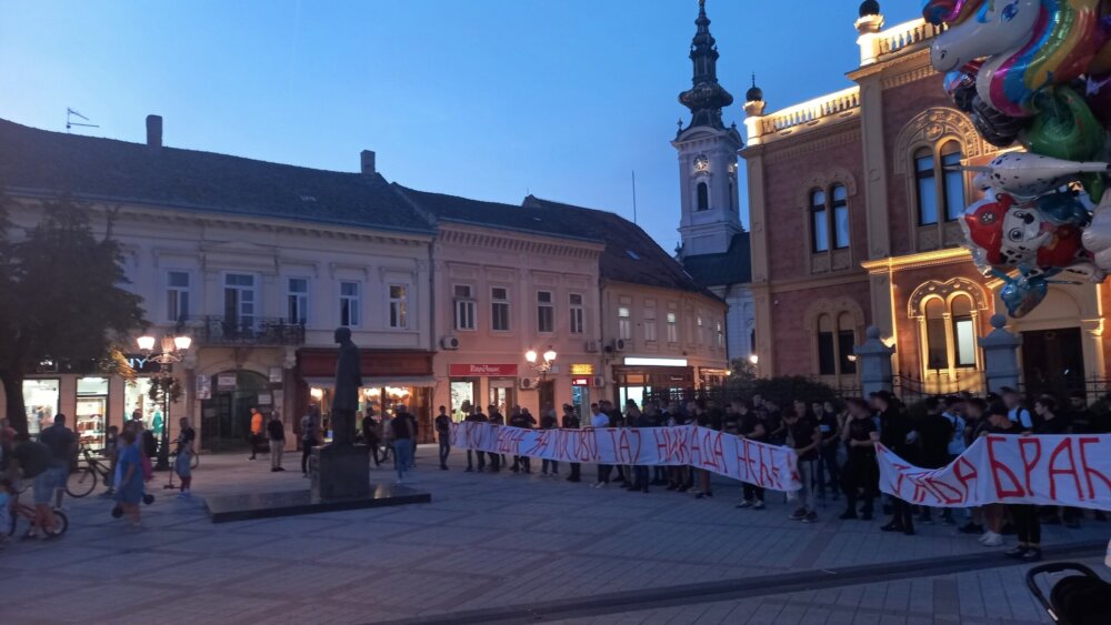 APV: Sportski klubovi iz Novog Sada i deca zloupotrebljeni na skupu podrške poginulim Srbima na Kosovu 2