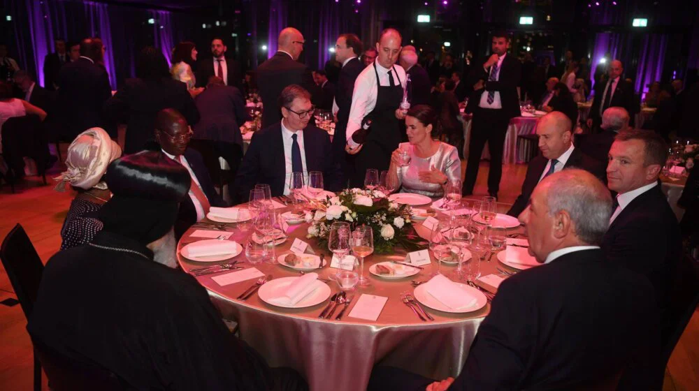 Vučić na večeri u Budimpešti povodom demografskog samita 1