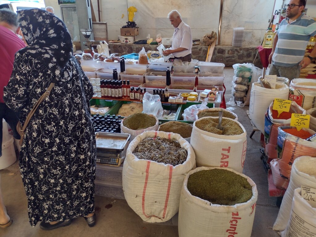 Kao u Ali Babinoj pećini: Avanture i izazovi pazarnog dana u Turskoj (FOTO) 48