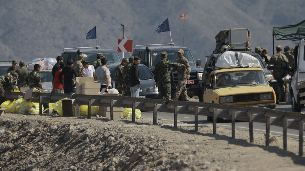 Francuske vlasti: Baku je pristao na misiju UN tek posle egzodusa Jermena 1