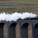 Sudar legendarne parne lokomotive i istorijske kompozicije voza u Škotskoj 1