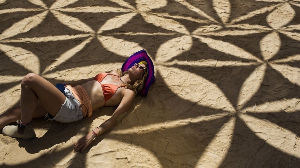 Posetioci festivala Burning Man zarobljeni u američkoj pustinji 1