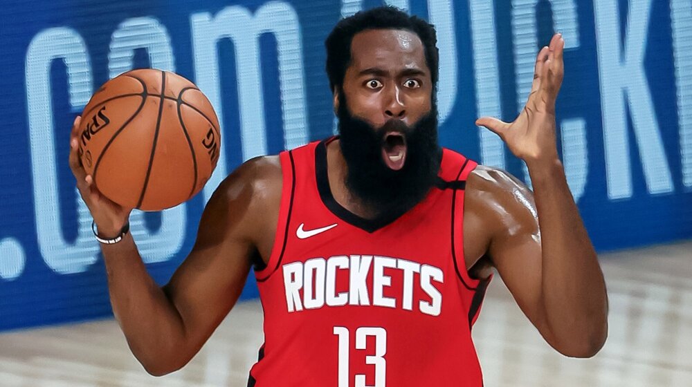 Parče Hjustonovog trofeja ide manjinskom akcionaru: Džejms Harden verni navijač na finalu Ju Es kupa (VIDEO) 1