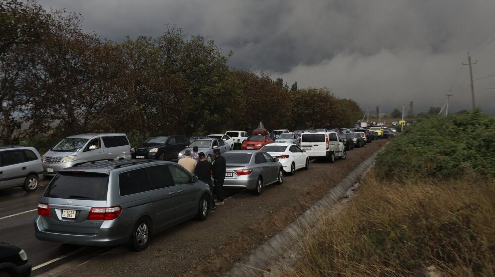 Stotine vozila kreću se iz Nagorno Karabaha ka Jermeniji 1