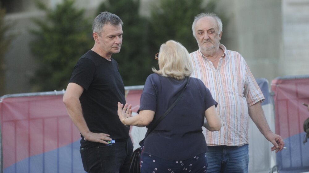 "Dolazim iz aktivizma i sada je vreme za akciju": Jovanović Ćuta pozvao opoziciju da blokira rad Skupštine Srbije (VIDEO) 1