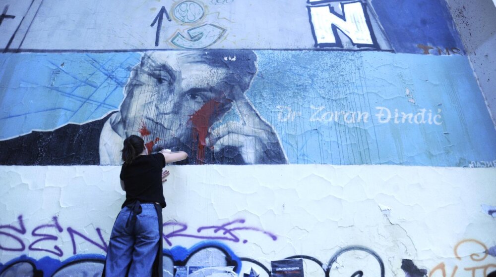 "Studenti protiv nasilja" i "Novi optimizam" počeli obnovu murala Zoranu Đinđiću 1