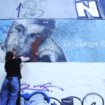 "Studenti protiv nasilja" i "Novi optimizam" počeli obnovu murala Zoranu Đinđiću 14