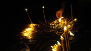 Ispred vojnog objekta "Karaš" na Topčideru danas će članovi porodica obeležiti 21. godišnjicu pogibije gardista Vojske Srbije i Crne Gore Dragana Jakovljevića (21) i Dražena Milovanovića (21).