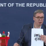 Može li Vučićev parizer iz korpe da se meri s Karićevom zelenom salatom i ima li opozicija neki drugi predlog? 9