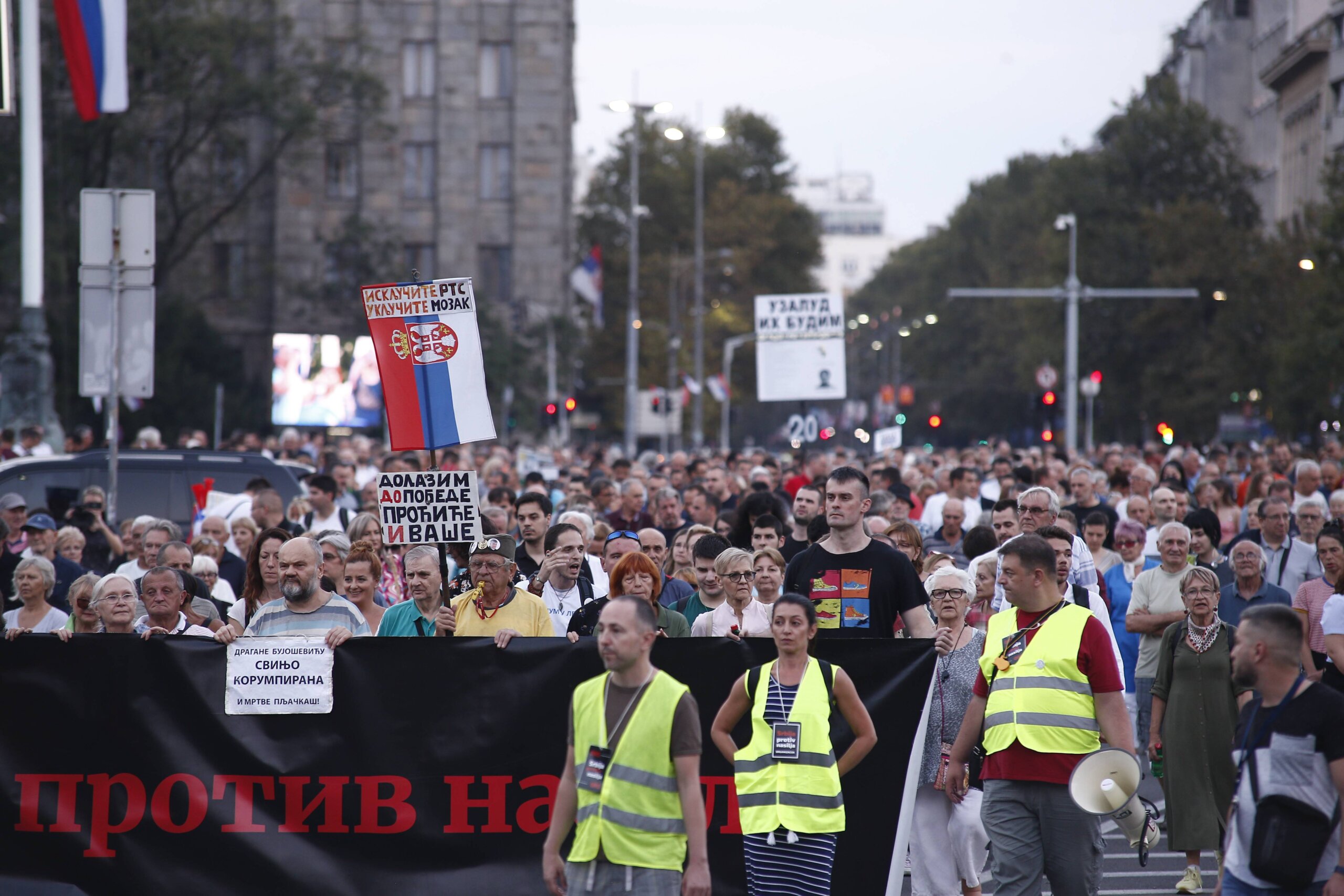 Kako je izgledao 20. protest "Srbija protiv nasilja" u slikama (FOTO) 7